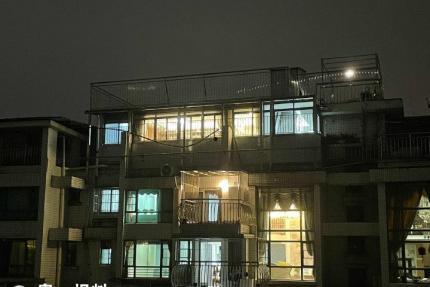 顶楼最新爆料,剧情反转再升级,真相即将揭晓! 第3张 顶楼最新爆料,剧情反转再升级,真相即将揭晓! 第3张